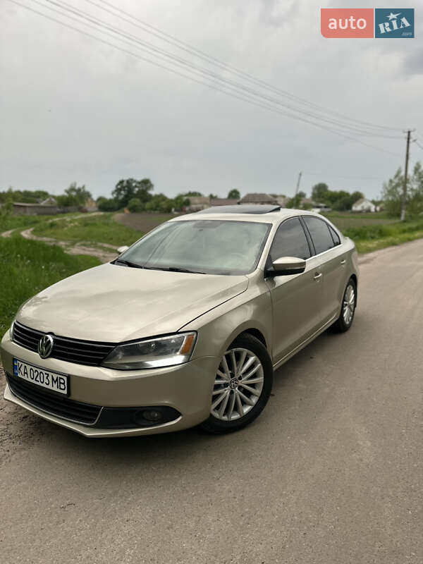 Седан Volkswagen Jetta 2012 в Киеве
