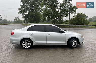 Седан Volkswagen Jetta 2010 в 