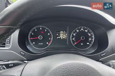Седан Volkswagen Jetta 2014 в 