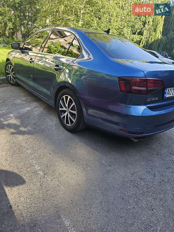 Седан Volkswagen Jetta 2017 в Ужгороді