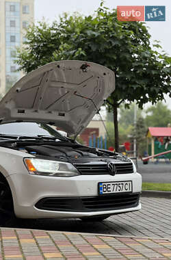 Седан Volkswagen Jetta 2012 в 