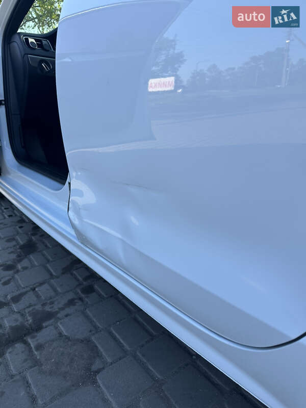 Седан Volkswagen Jetta 2015 в Павлограді