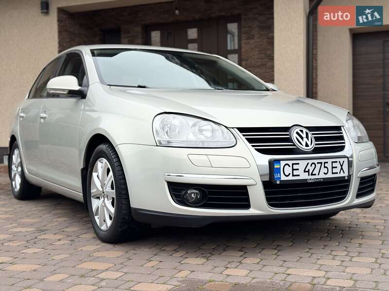 Седан Volkswagen Jetta 2010 в Черновцах