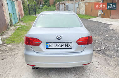 Седан Volkswagen Jetta 2011 в 