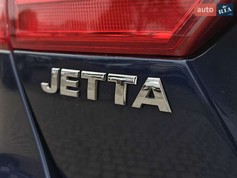 Седан Volkswagen Jetta 2013 в Львові