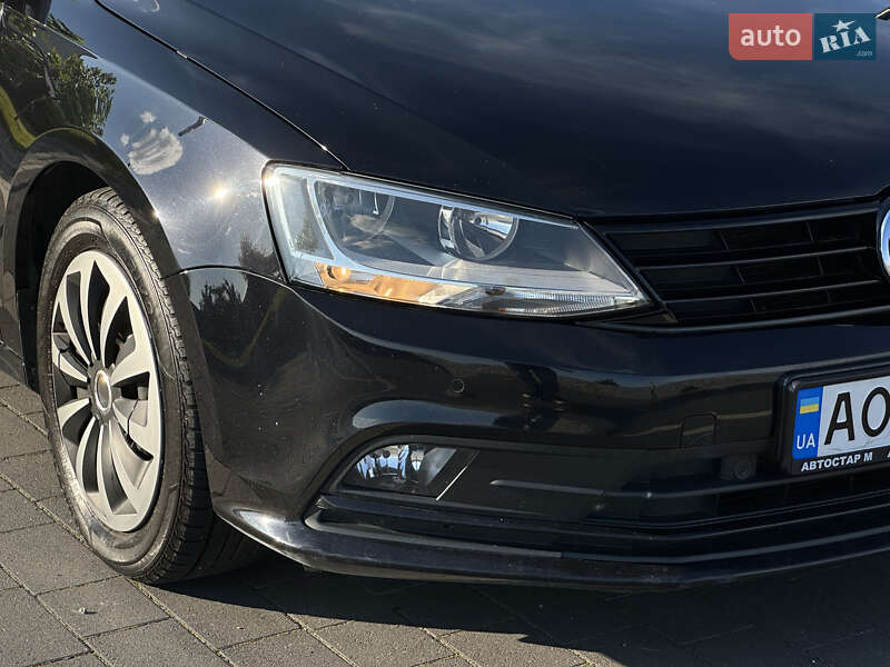 Седан Volkswagen Jetta 2015 в Мукачевому