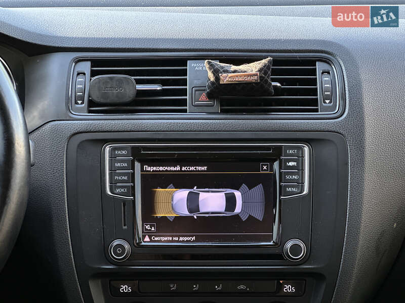 Седан Volkswagen Jetta 2015 в Мукачевому