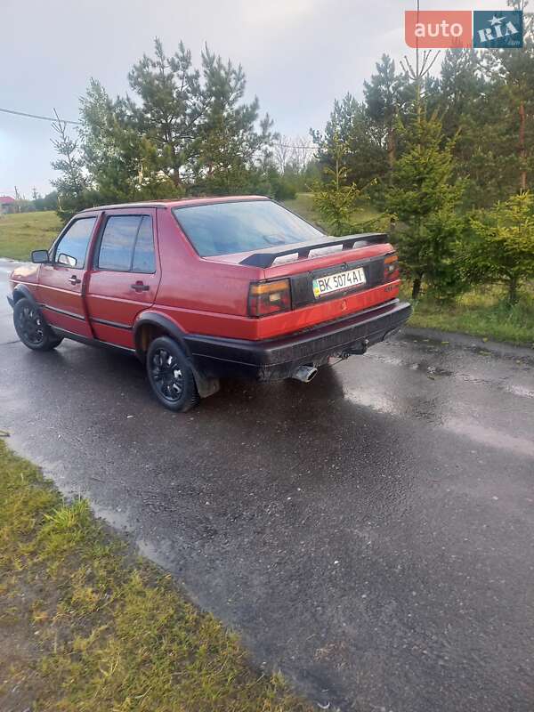 Седан Volkswagen Jetta 1990 в Березному