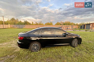 Седан Volkswagen Jetta 2019 в 