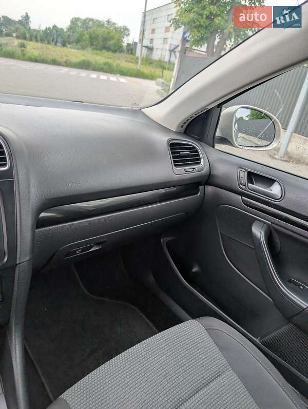 Универсал Volkswagen Jetta 2013 в Львове