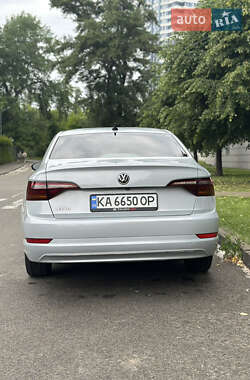 Седан Volkswagen Jetta 2018 в 
