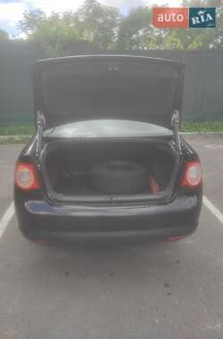Седан Volkswagen Jetta 2008 в 