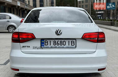 Седан Volkswagen Jetta 2015 в 