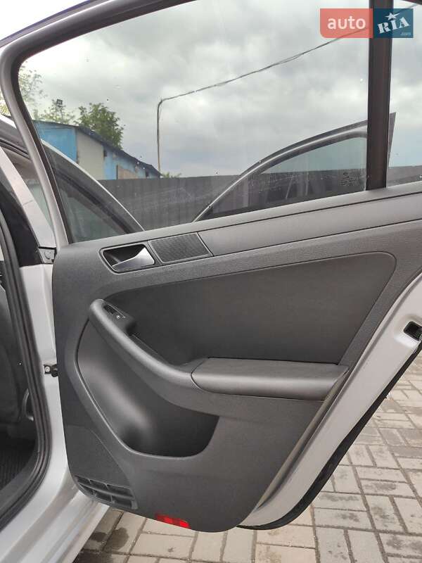 Седан Volkswagen Jetta 2012 в Кропивницком