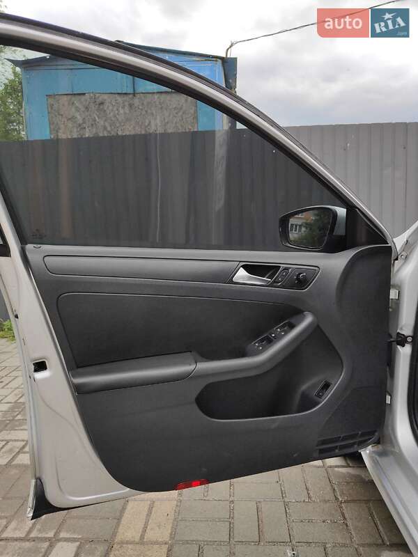 Седан Volkswagen Jetta 2012 в Кропивницком