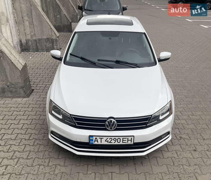 Седан Volkswagen Jetta 2015 в 