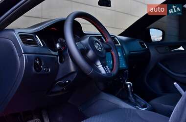 Седан Volkswagen Jetta 2011 в Кривом Роге