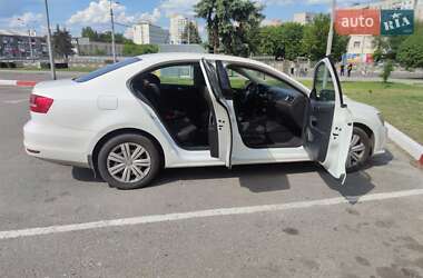 Седан Volkswagen Jetta 2014 в 