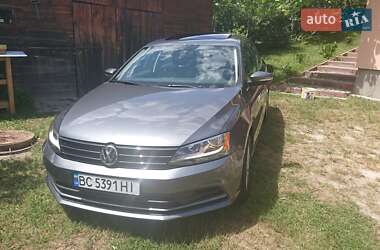 Седан Volkswagen Jetta 2015 в Львові