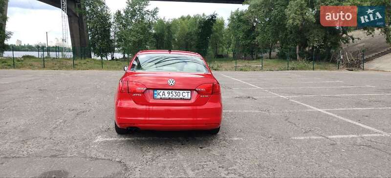 Седан Volkswagen Jetta 2011 в Києві