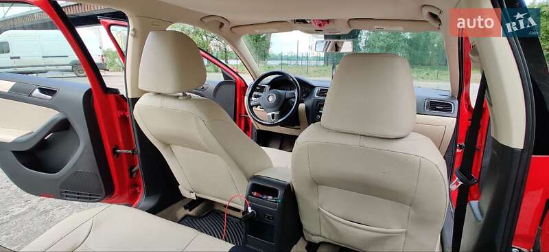 Седан Volkswagen Jetta 2011 в Києві