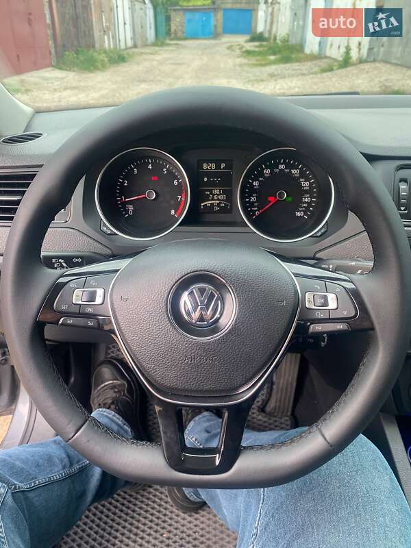 Седан Volkswagen Jetta 2015 в Одесі