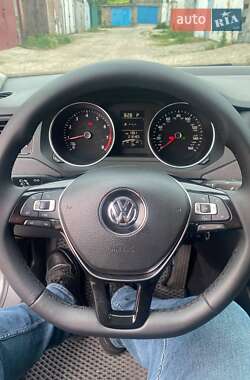Седан Volkswagen Jetta 2015 в 