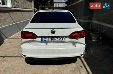 Седан Volkswagen Jetta 2014 в 