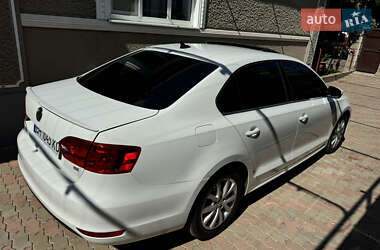 Седан Volkswagen Jetta 2014 в 