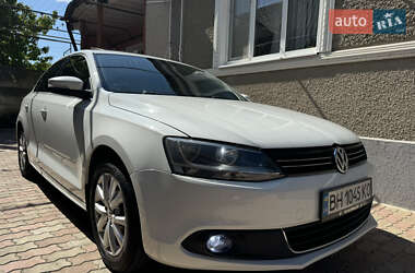 Седан Volkswagen Jetta 2014 в 