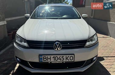 Седан Volkswagen Jetta 2014 в 