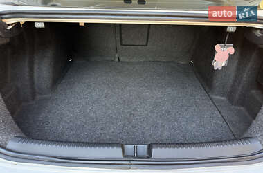 Седан Volkswagen Jetta 2014 в 