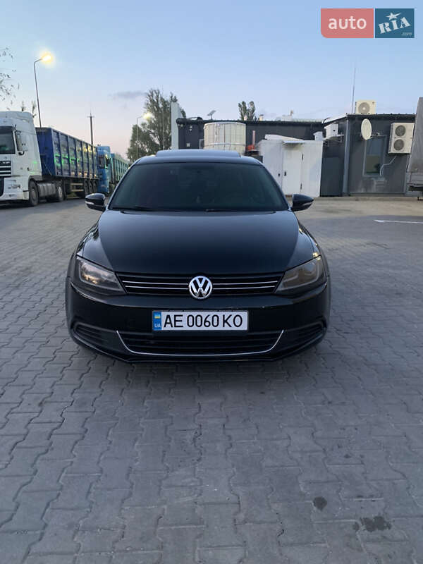 Седан Volkswagen Jetta 2014 в 