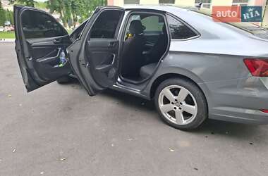 Седан Volkswagen Jetta 2019 в 