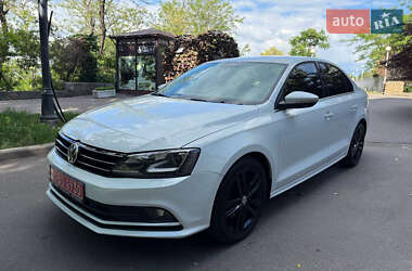 Седан Volkswagen Jetta 2015 в 
