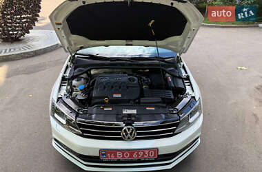 Седан Volkswagen Jetta 2015 в 