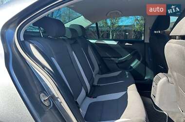 Седан Volkswagen Jetta 2013 в 