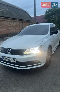 Седан Volkswagen Jetta 2015 в Миколаєві