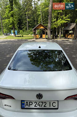 Седан Volkswagen Jetta 2018 в 