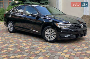 Седан Volkswagen Jetta 2018 в Николаеве