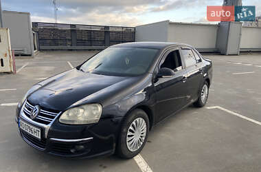 Седан Volkswagen Jetta 2005 в Киеве
