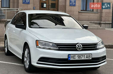 Седан Volkswagen Jetta 2015 в 