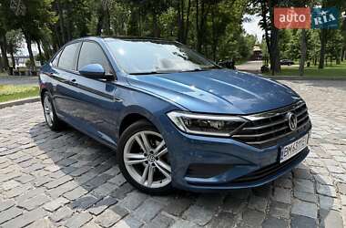 Седан Volkswagen Jetta 2018 в 