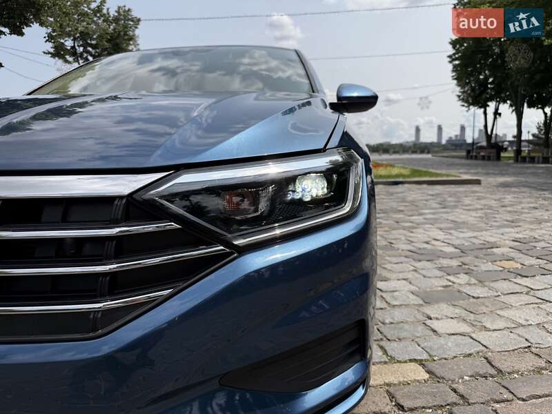 Седан Volkswagen Jetta 2018 в Киеве