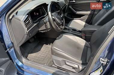 Седан Volkswagen Jetta 2018 в 