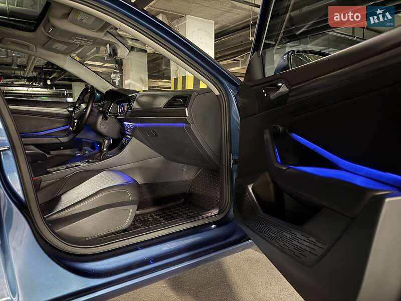 Седан Volkswagen Jetta 2018 в Киеве