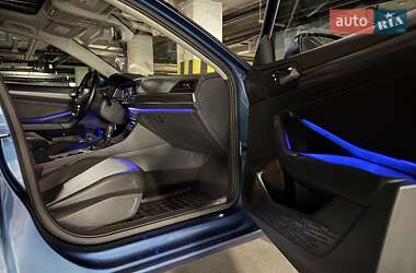 Седан Volkswagen Jetta 2018 в 