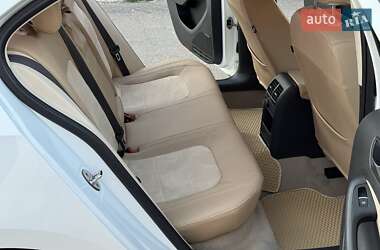Седан Volkswagen Jetta 2016 в 