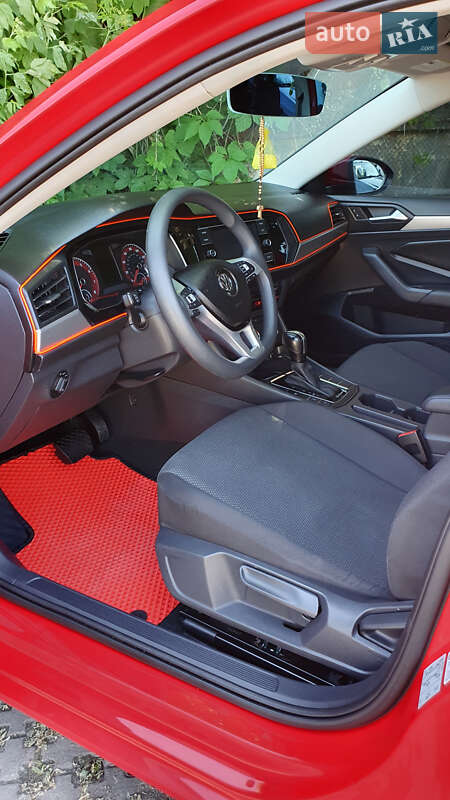 Седан Volkswagen Jetta 2018 в Києві