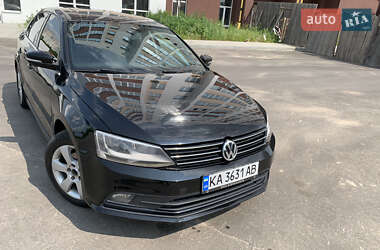 Седан Volkswagen Jetta 2015 в 